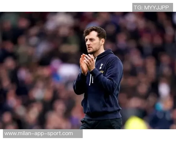 西布朗宣布34岁少帅瑞安梅森下课战绩惨淡仅获9胜4平14负